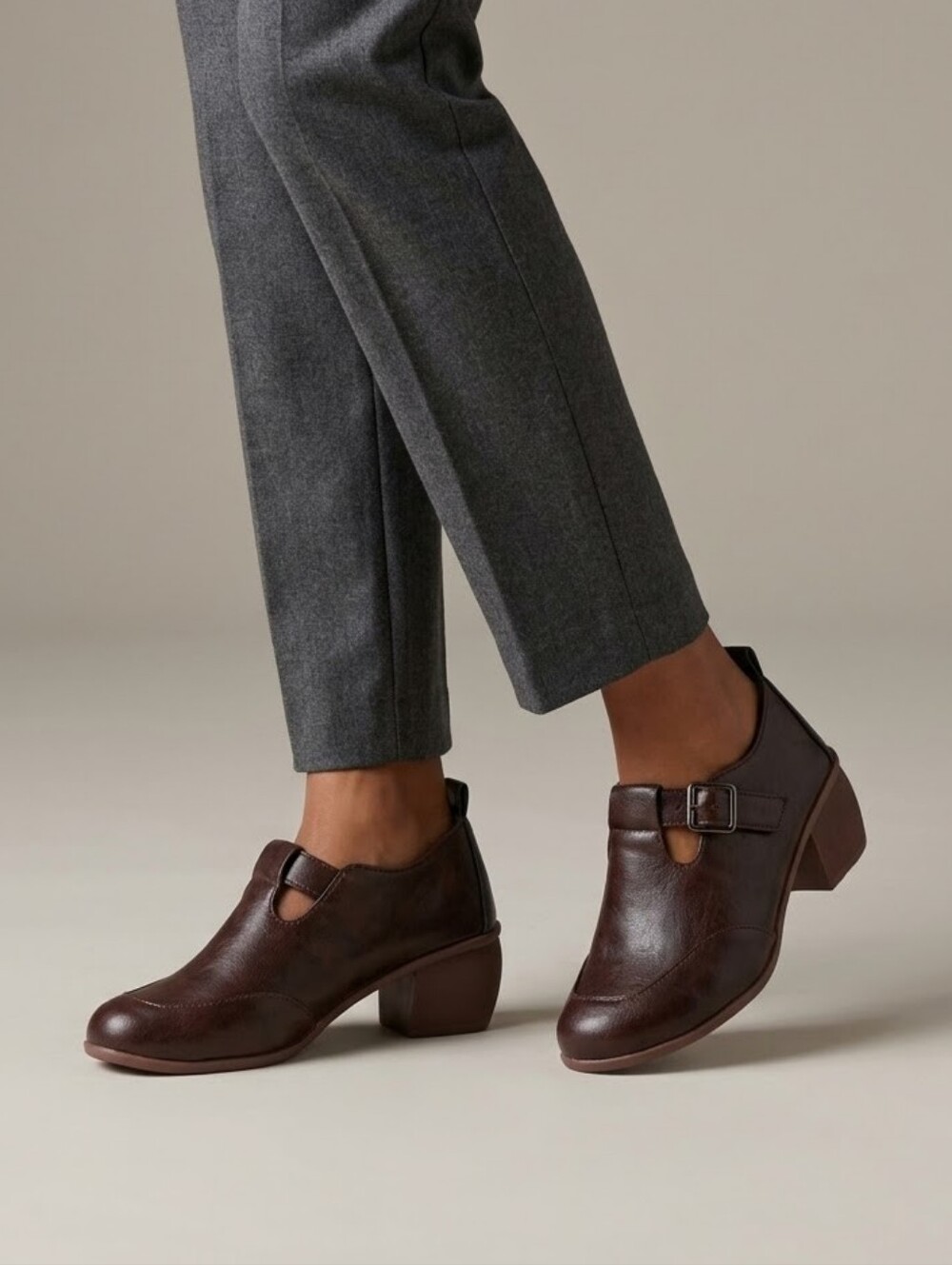 NWT BYGP Brown Faux Leather Buckle Block Heel Shooties / Mary Jane Pumps Size 38